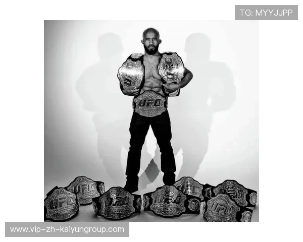 UFC拳手被KO后仍微笑离场:坚持与坚韧的最佳诠释 UFC拳手被KO后仍微笑离场:坚持与坚韧的最佳诠释